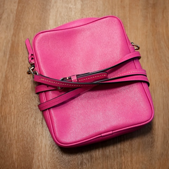 Dooney & Bourke Pink Saffiano Crossbody - NEW - Picture 4 of 8